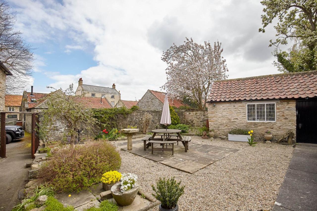 Host & Stay - Buckingham Square Helmsley Exterior photo